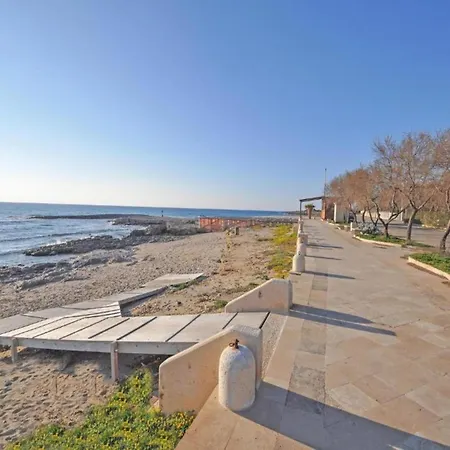 In Marina Di Mancaversa 度假居 *
